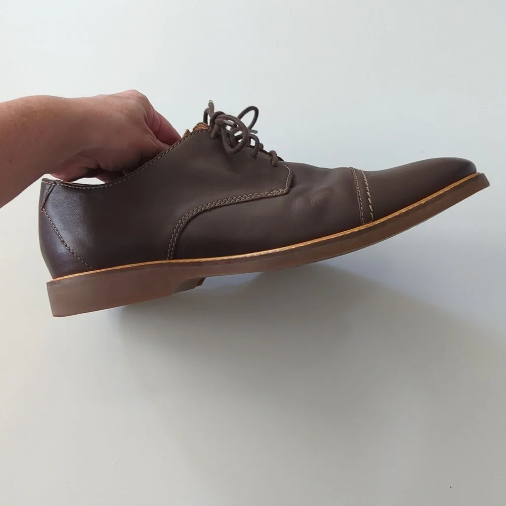 EUC Like New Clarks mens brown leather dress shoe 11 - Picture 12 of 12